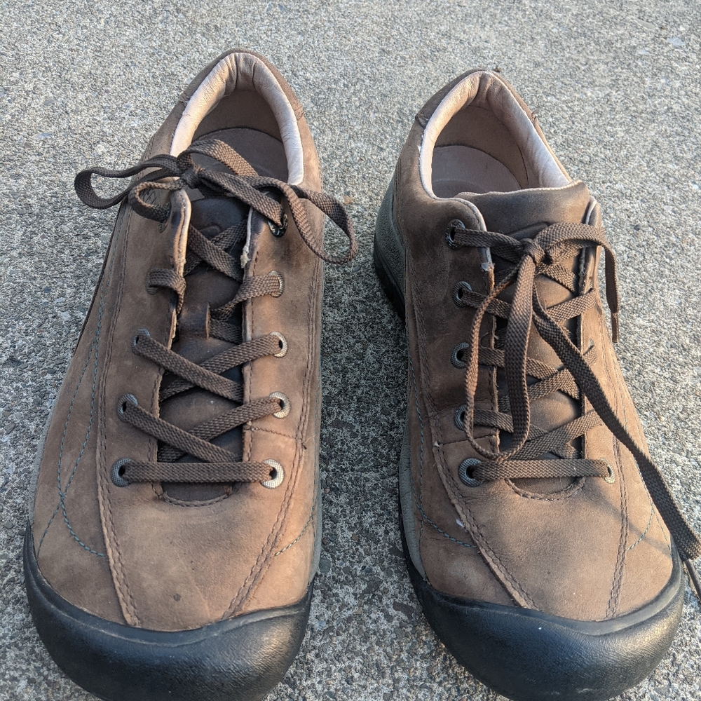 womens leather hiking shoes